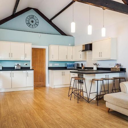 Oystermouth The Beach House - Fully Refurbed March 2024 מראה חיצוני תמונה