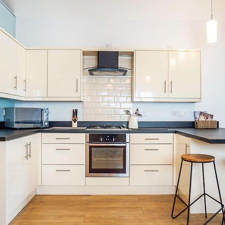 Oystermouth The Beach House - Fully Refurbed March 2024 מראה חיצוני תמונה
