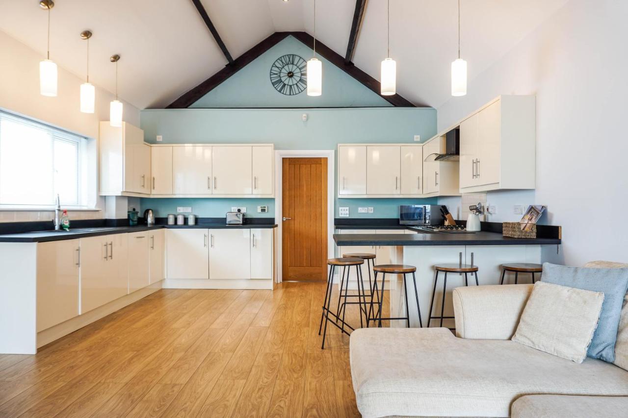 Oystermouth The Beach House - Fully Refurbed March 2024 מראה חיצוני תמונה