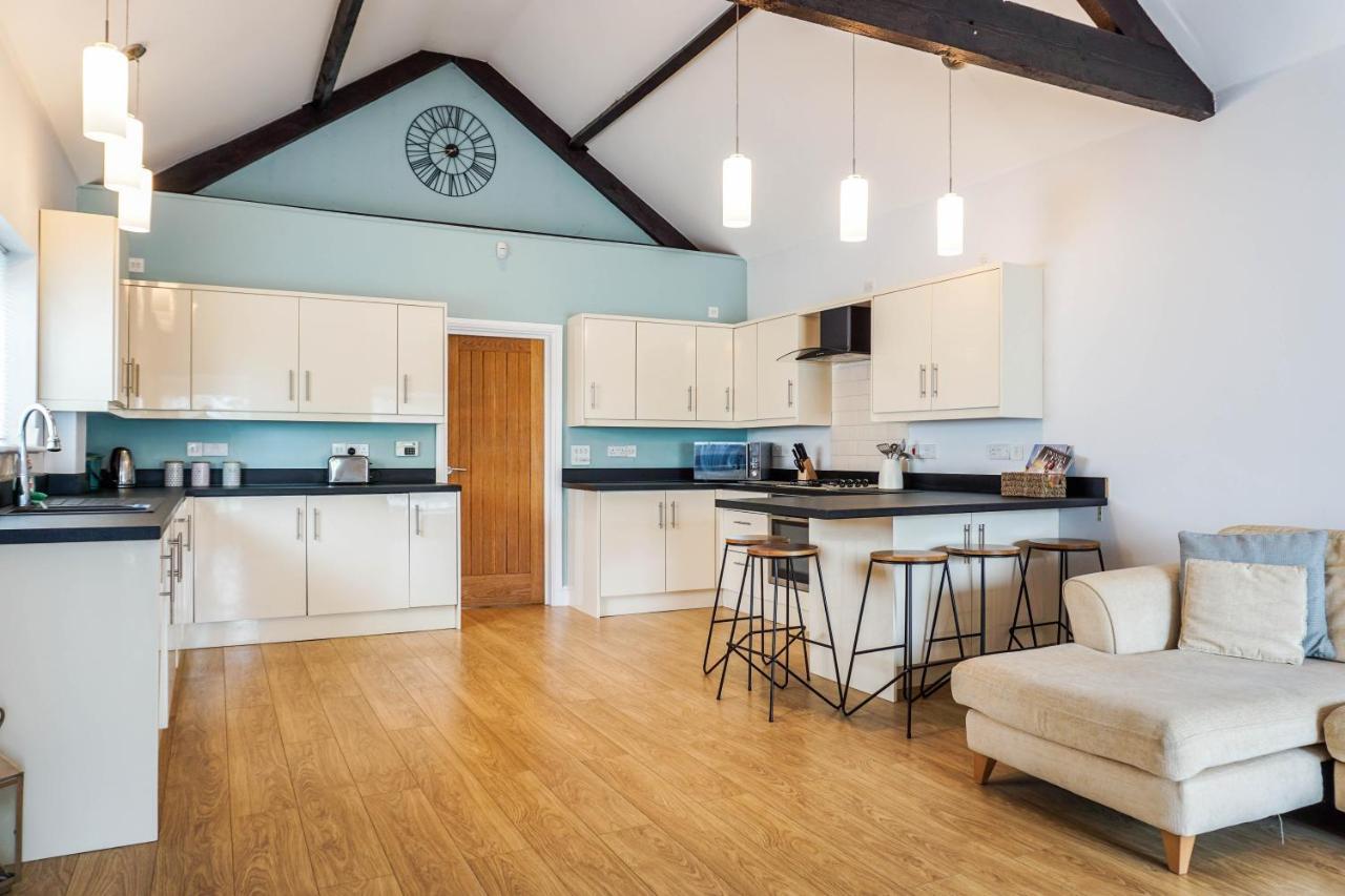 Oystermouth The Beach House - Fully Refurbed March 2024 מראה חיצוני תמונה